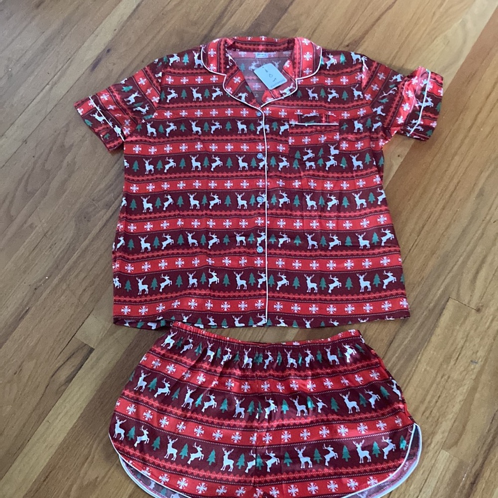 Women’s Swomog Red Reindeer Pajama Top & Shorts Set Size L